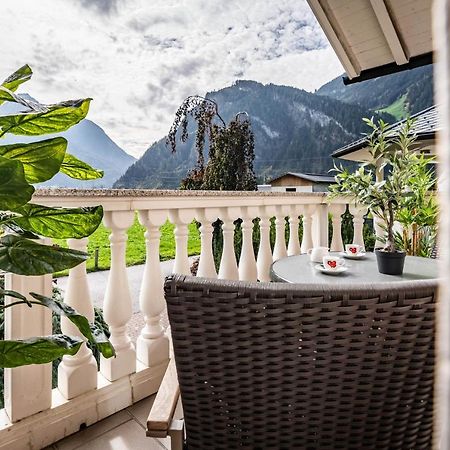 Gaestehaus Wiesengrund & Apart Sporer Mayrhofen Exterior foto